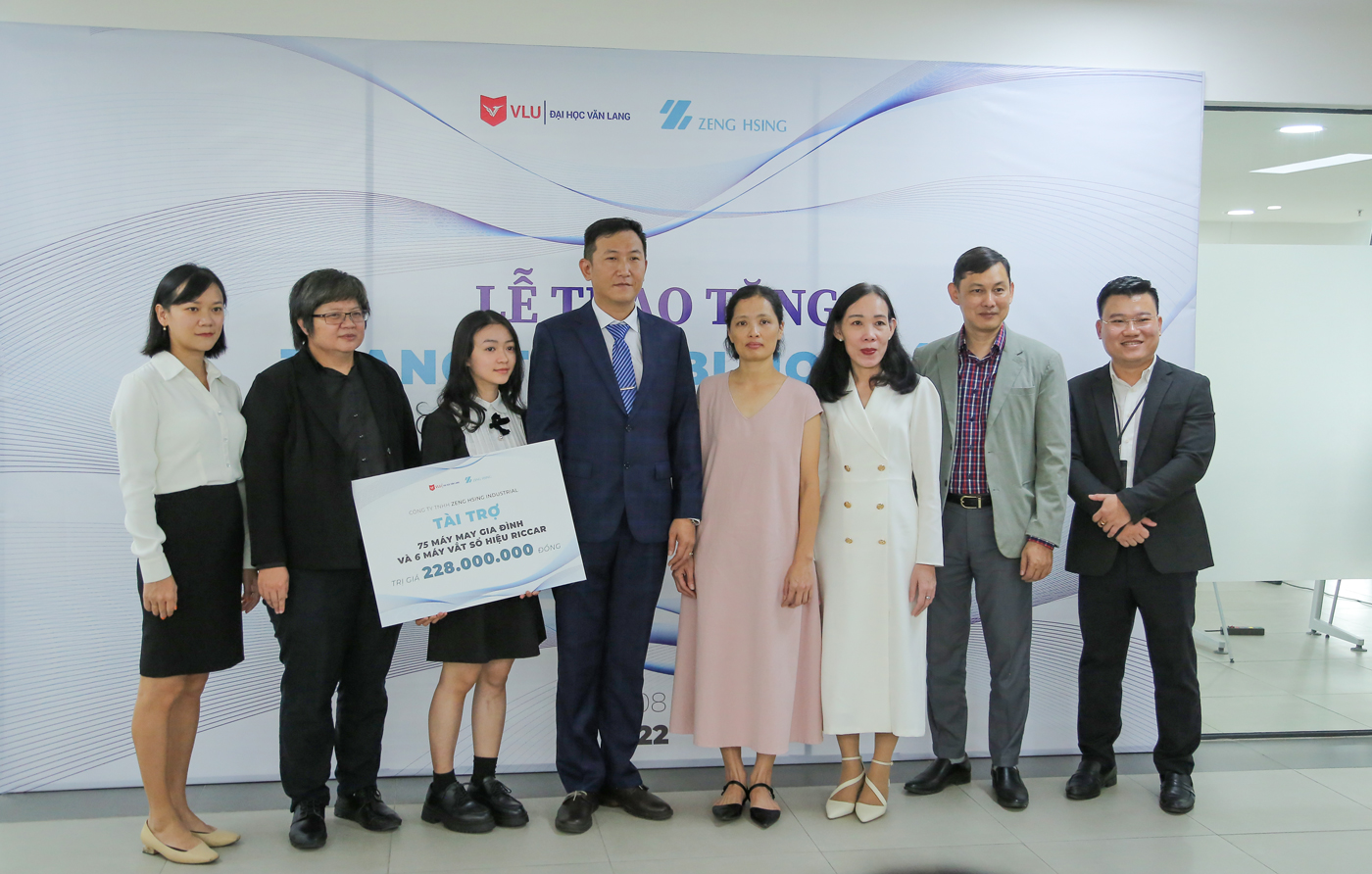 Trường Đại học Văn Lang nhận 75 máy may từ công ty TNHH Zeng Hsing Industrial